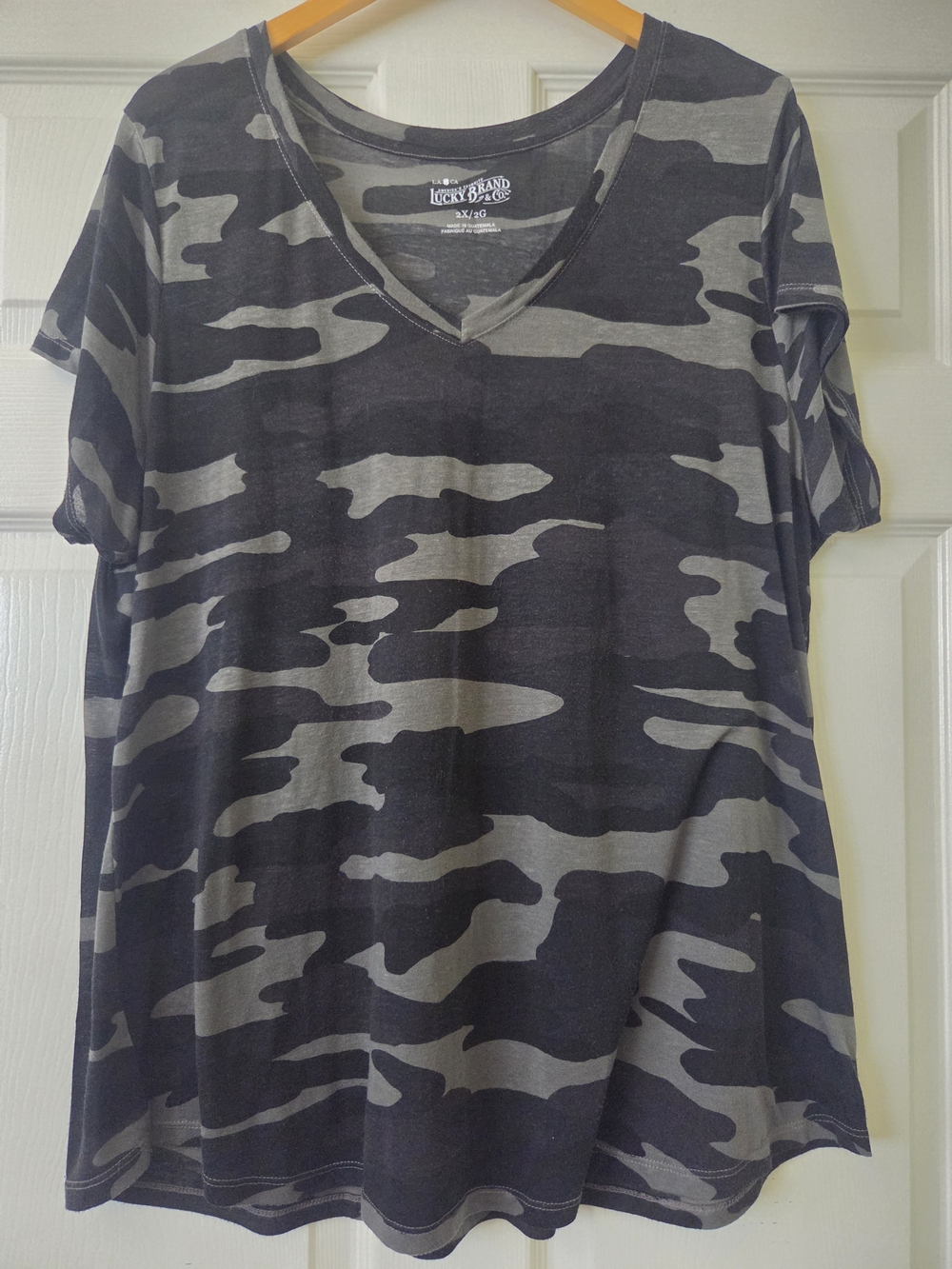 Lucky Brand Women's Gray Camo V-Neck Tee Women's 2X
